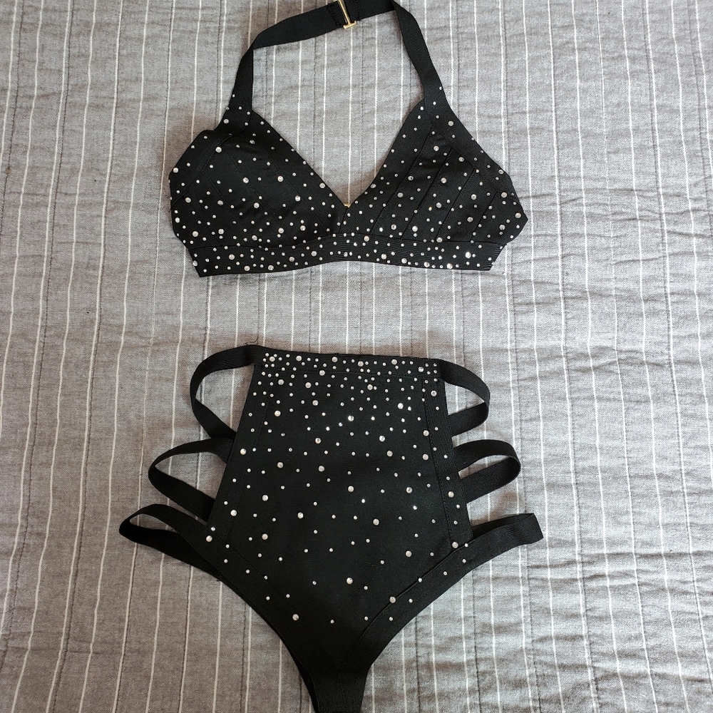 Fashion nova strapy two piece *